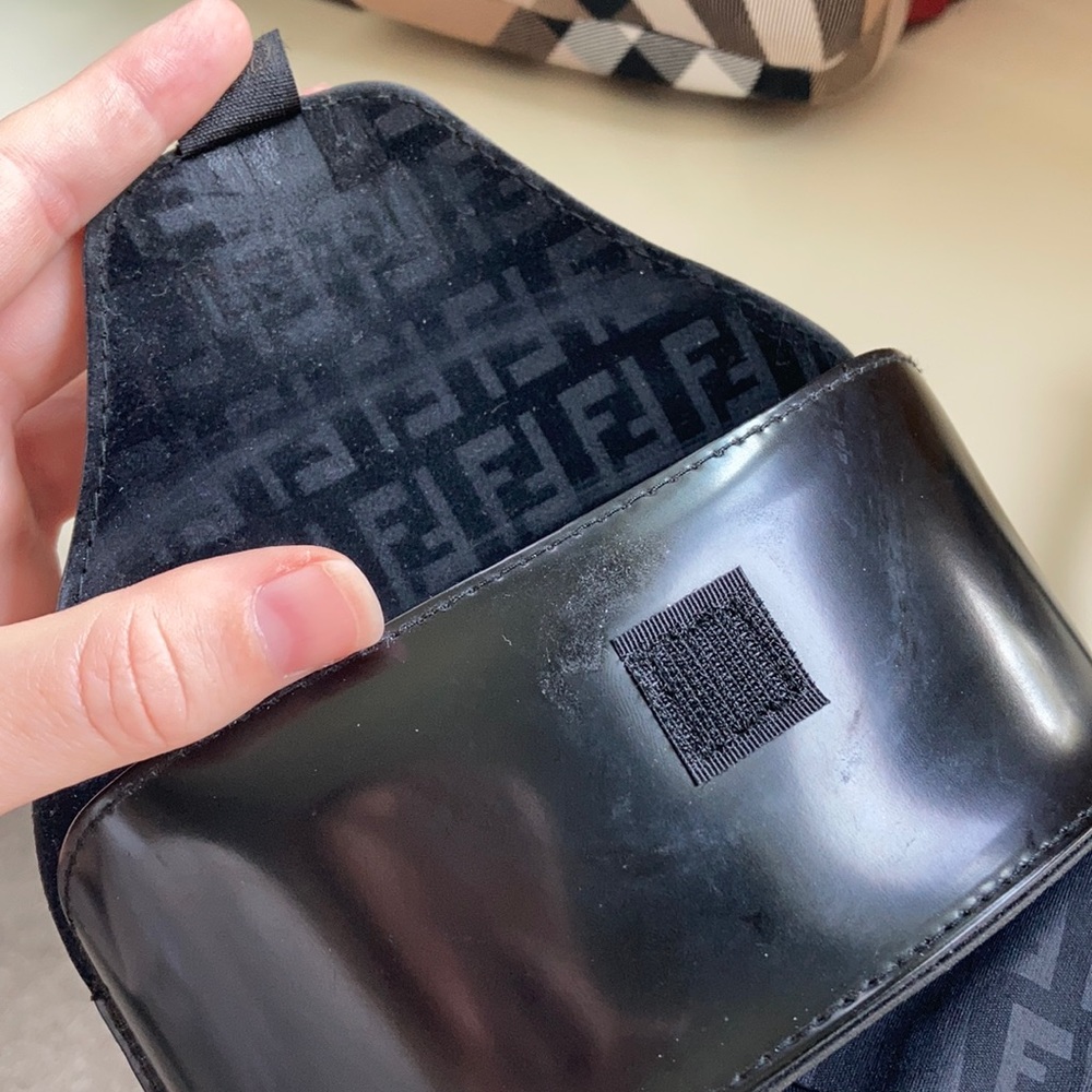 Fendi sunglasses and case - Picture 13 of 15